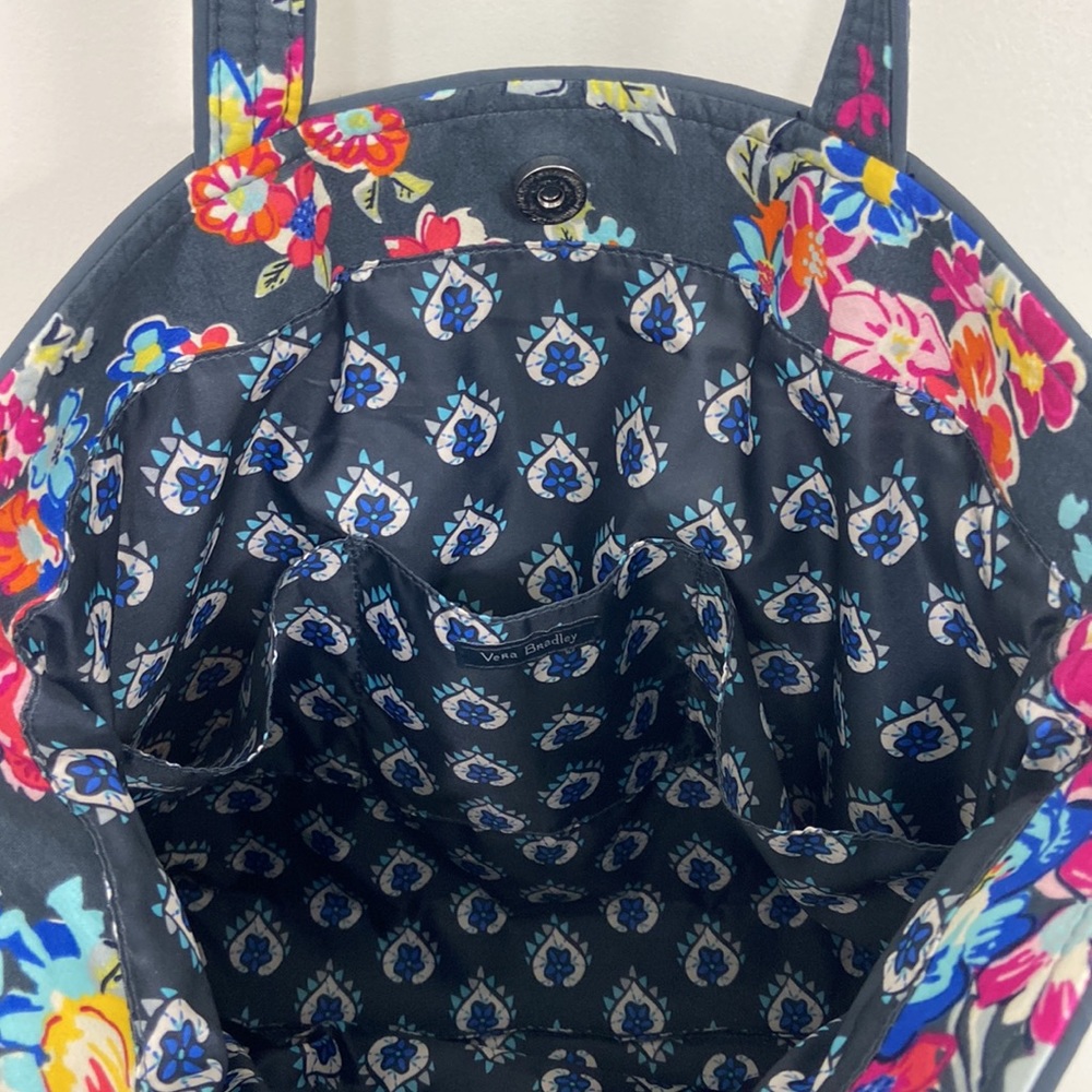 NEW Vera Bradley Tote - Picture 3 of 6
